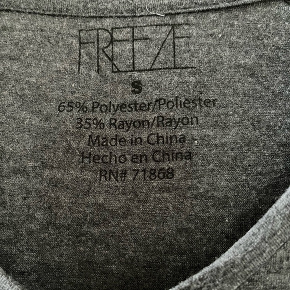 Freeze by Kohl’s Sun & Moon Junior’s V-Neck Graphic Tee - Picture 3 of 6